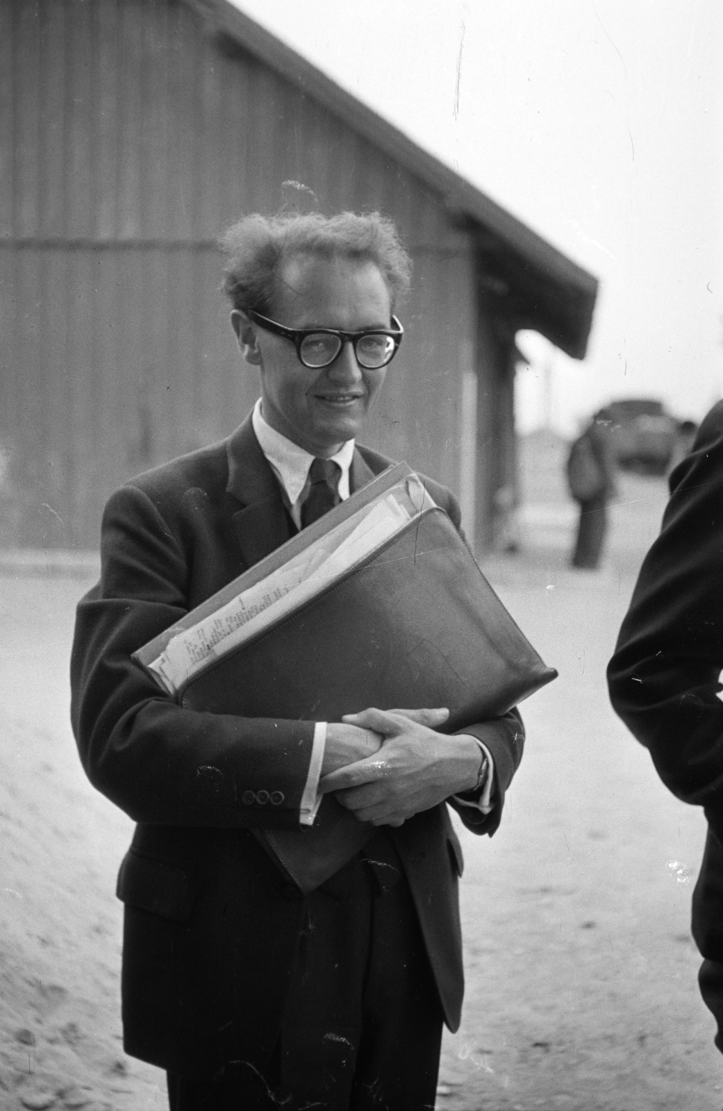 Magyarország, Őcsény, vasútállomás, Colin Mason angol zenekritikus, Bartók-kutató., 1969, Fodor András örökösei, Fortepan #270823