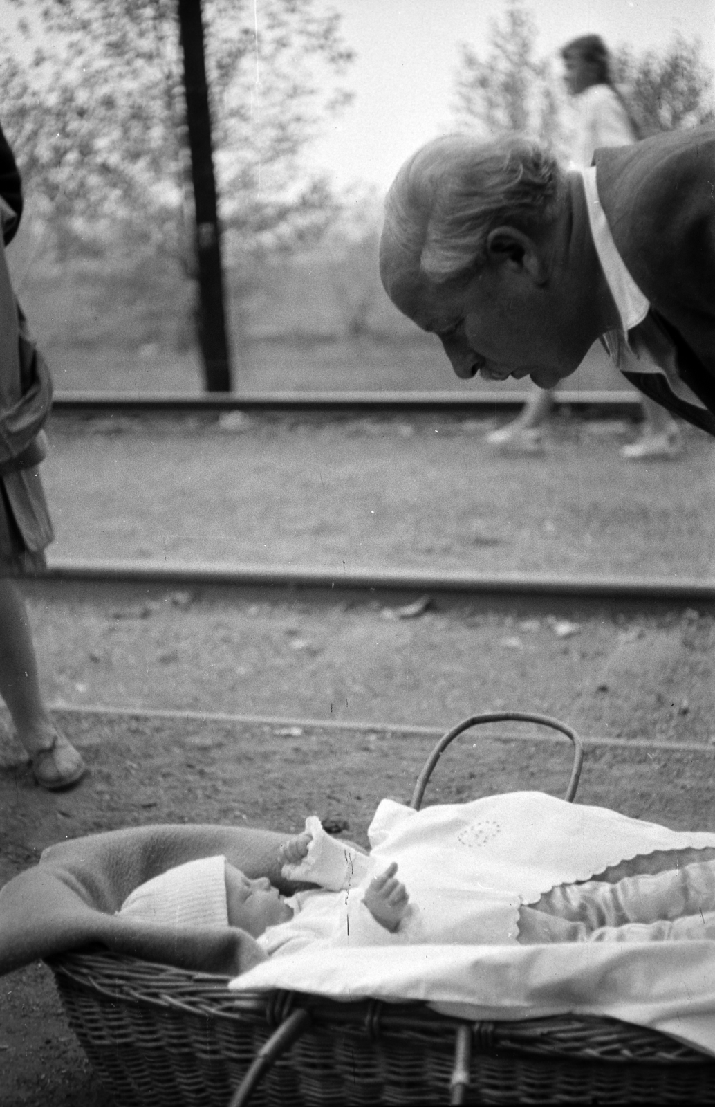 Hungary, Őcsény, a felvétel a vasútállomáson készült., 1969, Fodor András örökösei, newborn, Best of, Fortepan #270824