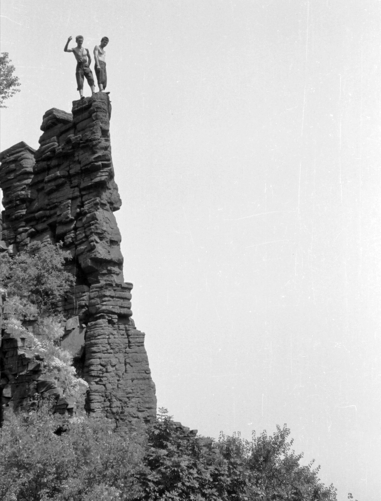 Hungary,Lake Balaton, Badacsonytomaj, bazalt oszlopok., 1968, Drimbe József, rock, Mountaineering, half-naked, crag, Fortepan #27083