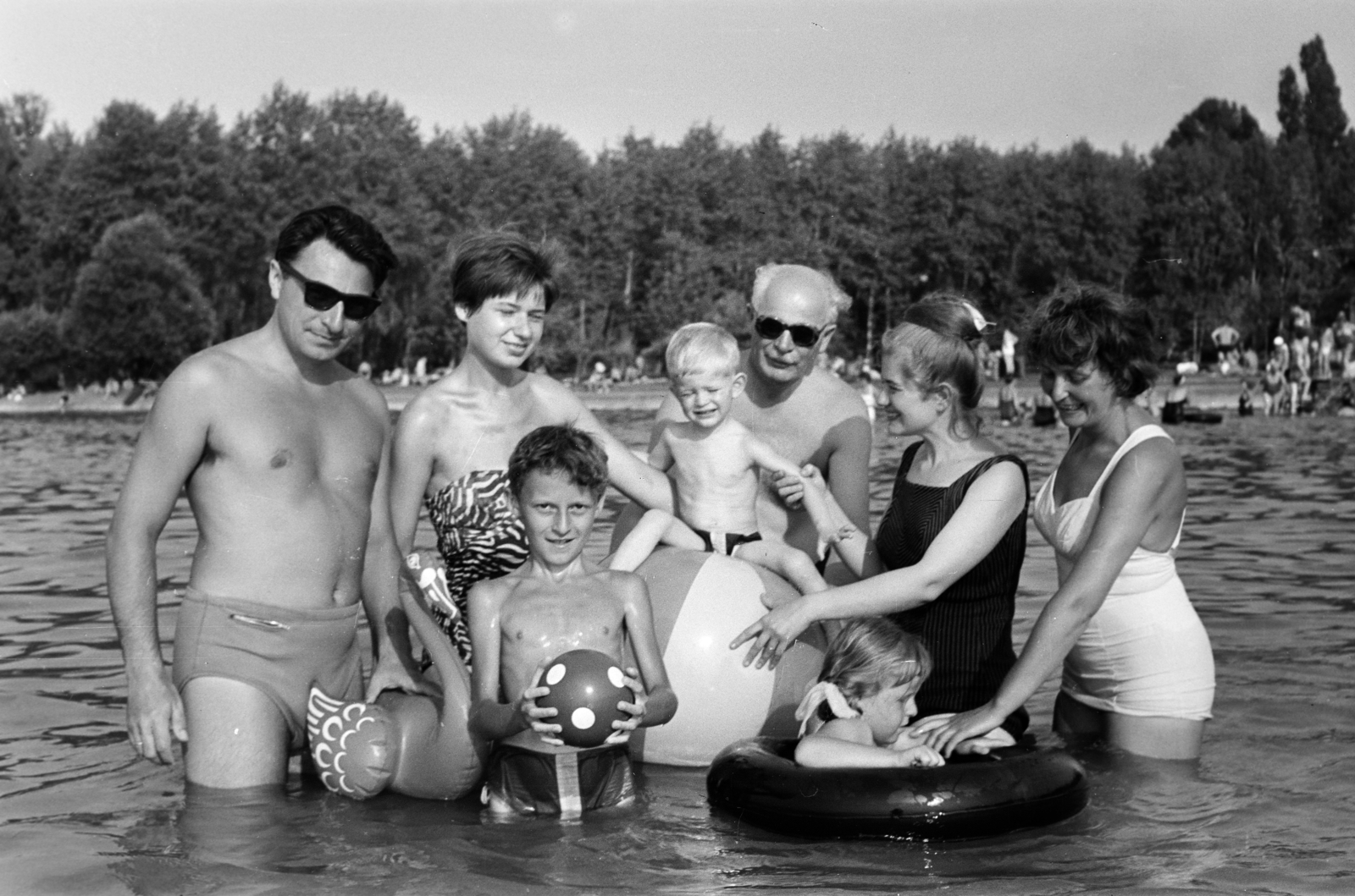 Hungary,Lake Balaton, Fonyód, a felvétel a későbbi Panoráma strandon készült. Balra Tüskés Tibor író., 1972, Fodor András örökösei, Fortepan #270850