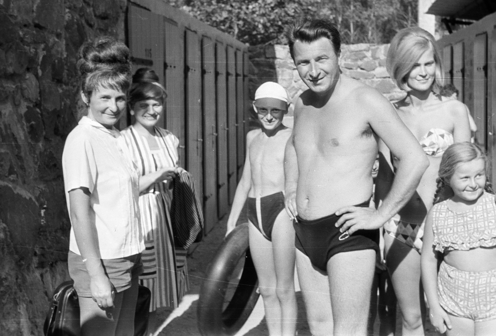 Magyarország,Balaton, Fonyód, középen Tüskés Tibor író., 1966, Fodor András örökösei, Fortepan #270896