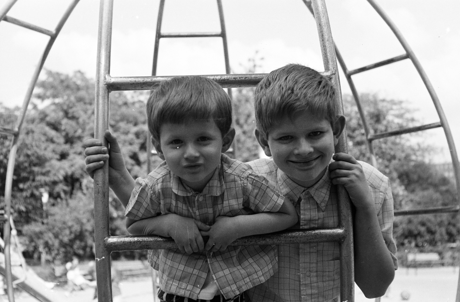 1973, Fodor András örökösei, monkey bar, playground, kids, Fortepan #270951