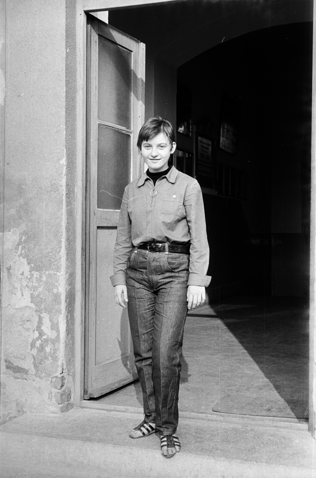 1969, Lipovits Károly, standing in door, Fortepan #271145