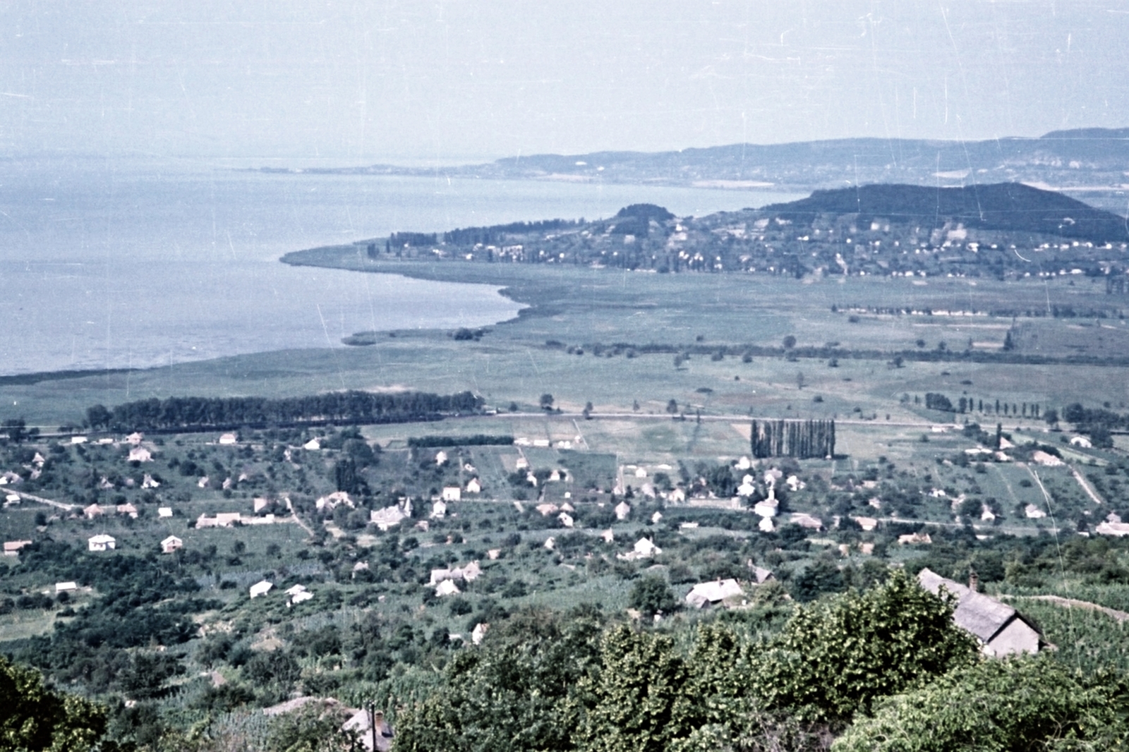Magyarország,Balaton, Badacsony, Badacsonytomaj, kilátás Szigliget felé., 1965, Drimbe József, Fortepan #27115