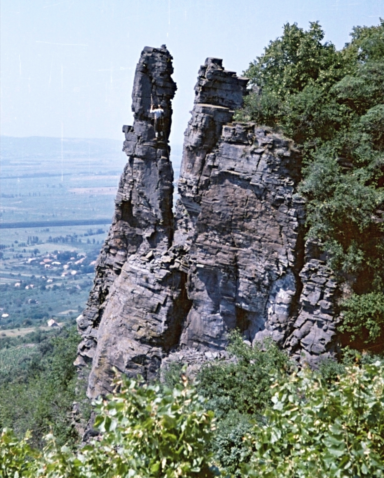 Magyarország,Balaton, Badacsony, Badacsonytomaj, bazalt oszlopsor., 1965, Drimbe József, színes, hegymászás, szirt, Fortepan #27116