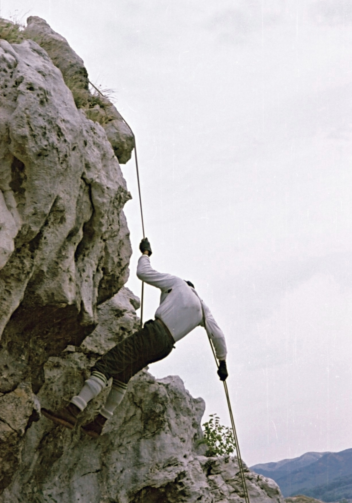 Hungary, Pilis Mountains, Vaskapu-szikla., 1965, Drimbe József, colorful, hill climbing, Fortepan #27118