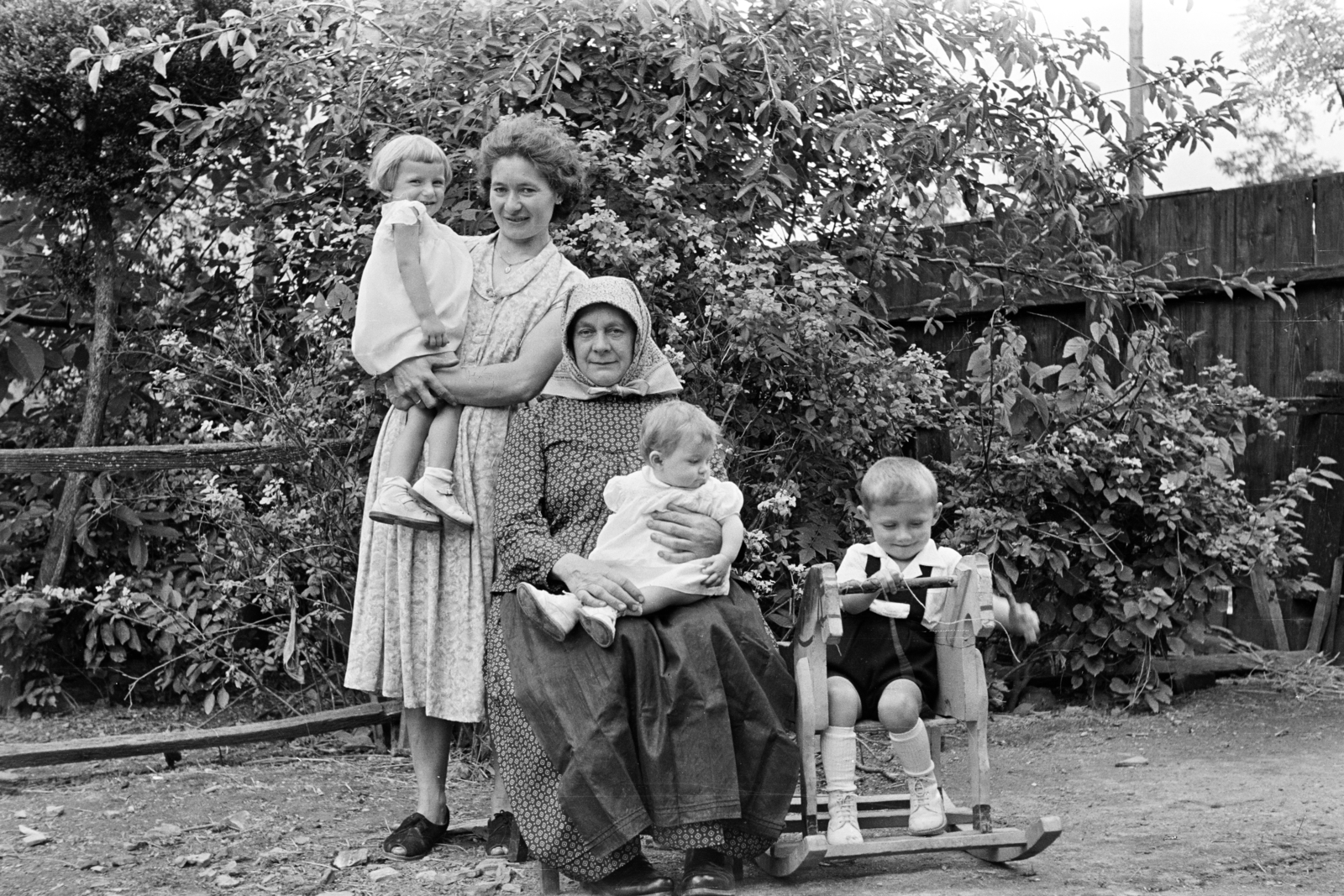 1958, Lipovits Károly, family, sitting on lap, hobby horse, generations, height chart, Fortepan #271180