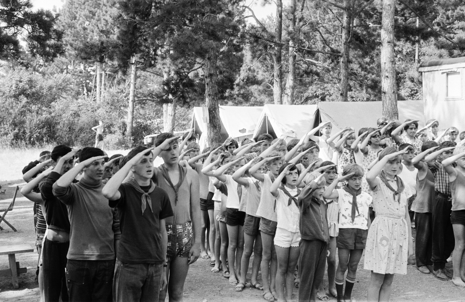 Hungary, Balatongyörök, táborozó úttörök., 1963, Lipovits Károly, salute, tie, tent, Fortepan #271192