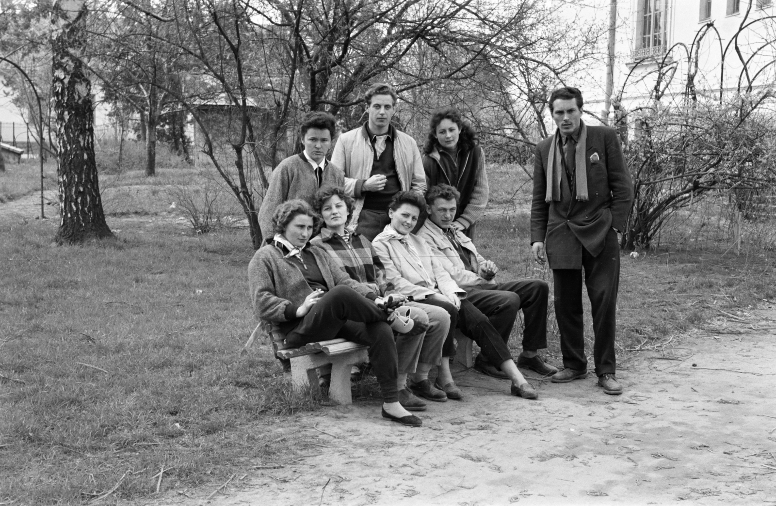 1958, Lipovits Károly, pad, csoportkép, fiatalság, Fortepan #271423