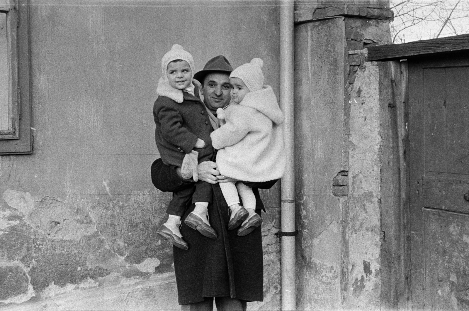 1966, Lipovits Károly, three people, hold in arms, Fortepan #271544