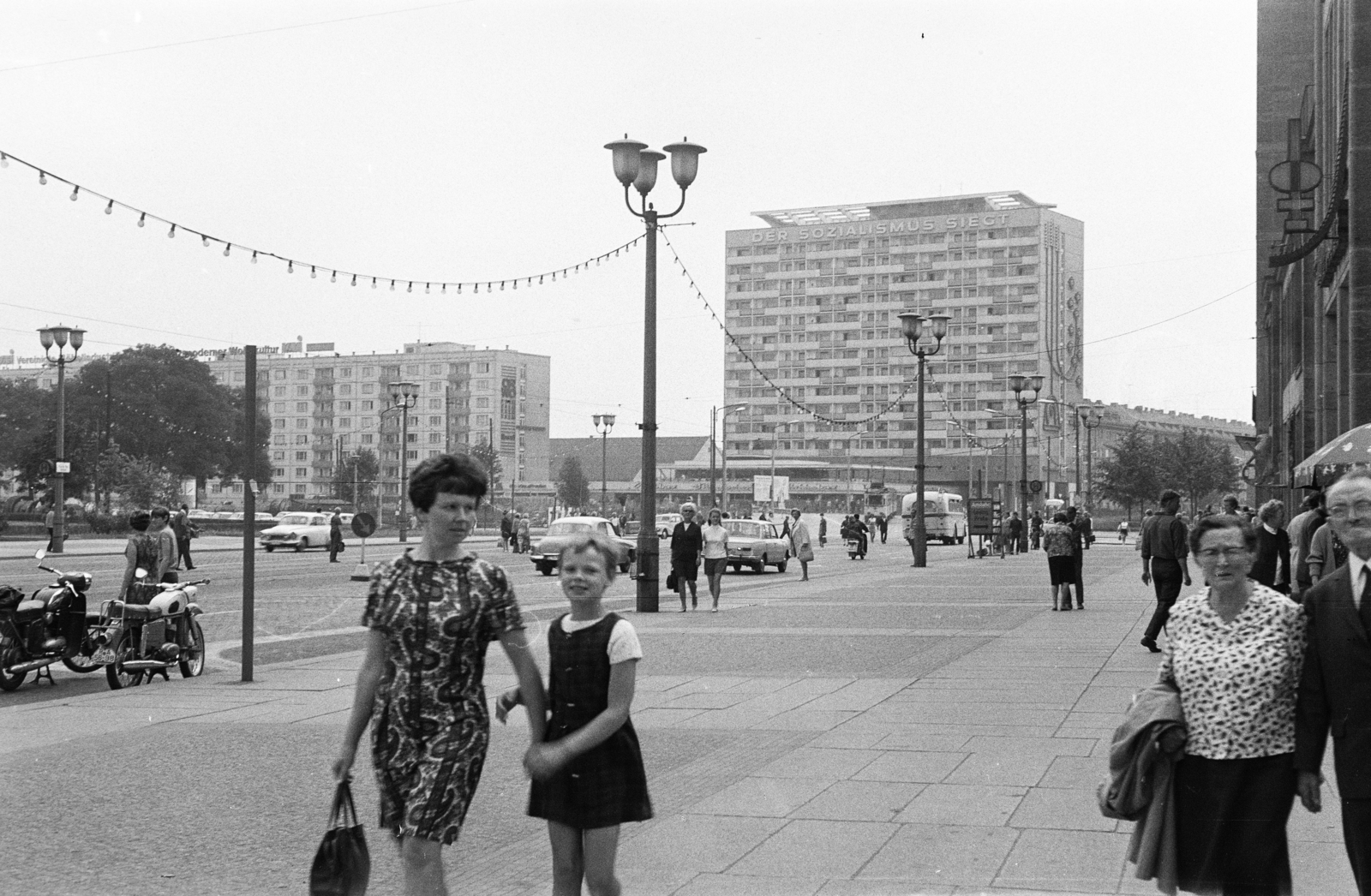 Germany, Dresden, Wilsdruffer Strasse (Ernst-Thälmann-Strasse), Pirnaischer Platz., 1969, Lipovits Károly, GDR, Fortepan #271679