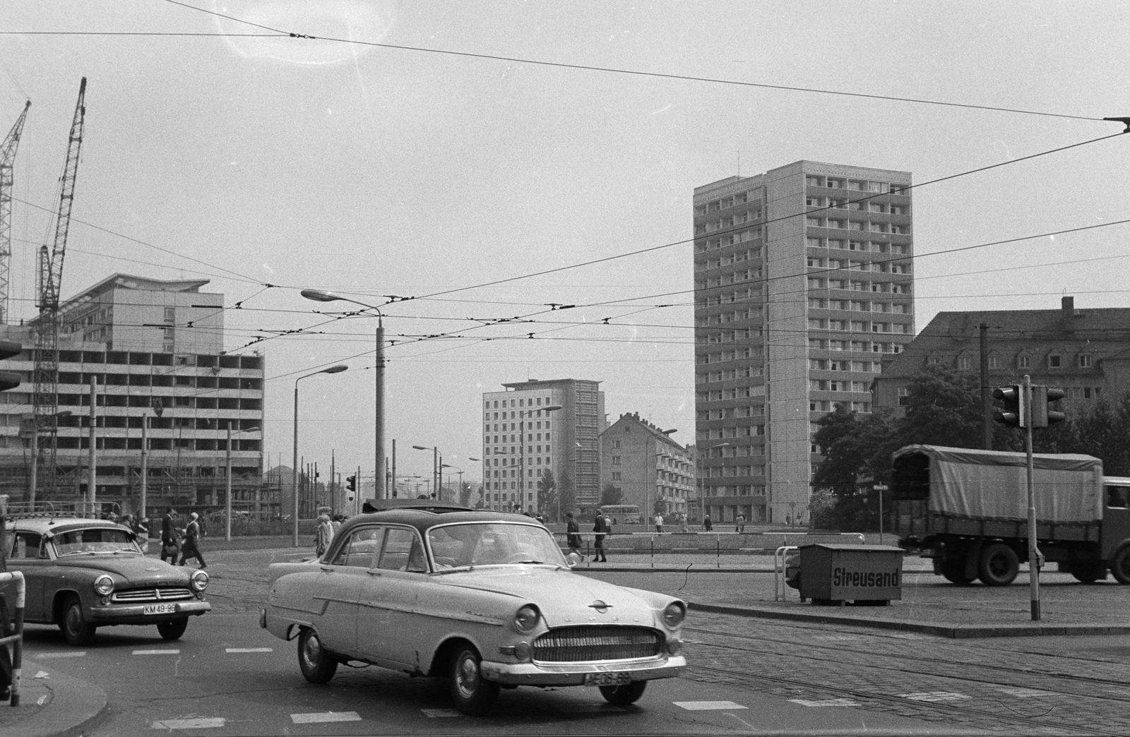 Németország, Drezda, Wiener Platz (Leninplatz)., 1969, Lipovits Károly, Opel Kapitän, Wartburg 311/312, NDK, Fortepan #271682