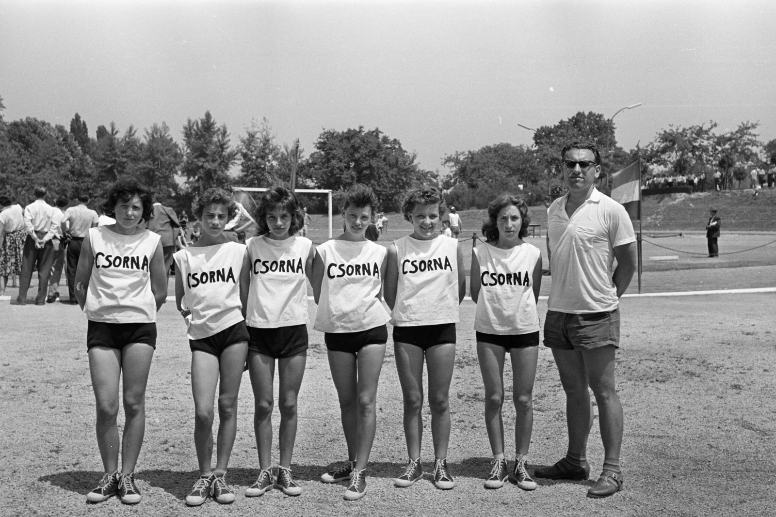 Hungary, Margit Islands, Budapest, Úttörő sporttelep / Úttörő stadion (később Margitszigeti Atlétikai Centrum), úttörők országos négytusa versenye., 1961, Lipovits Károly, Best of, height chart, odd one out, Fortepan #271811