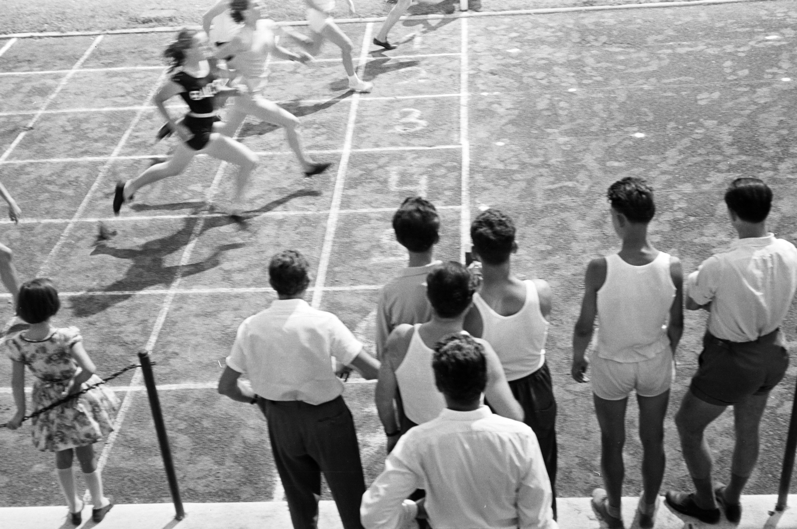 Hungary, Margit Islands, Budapest, Úttörő sporttelep / Úttörő stadion (később Margitszigeti Atlétikai Centrum), úttörők országos négytusa versenye., 1961, Lipovits Károly, photo finish, Fortepan #271816