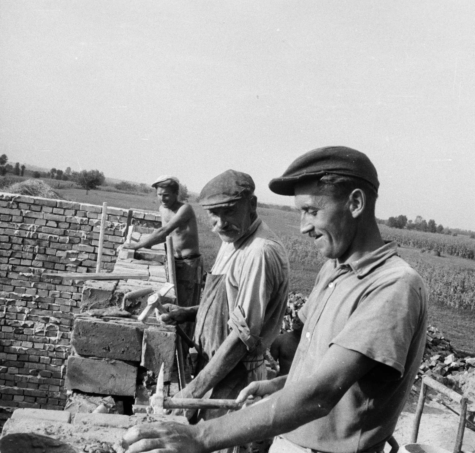 1957, Lipovits Károly, photo aspect ratio: square, visor cap, mason, Fortepan #271871