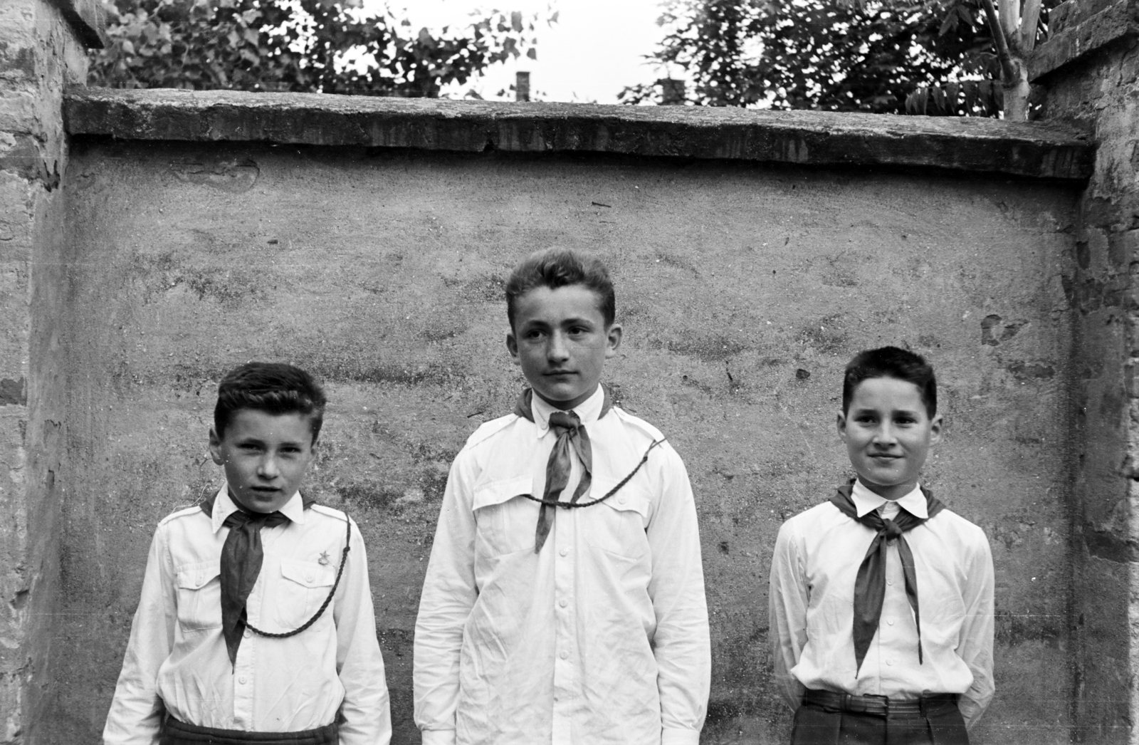 1965, Lipovits Károly, úttörő, hárman, Fortepan #272149