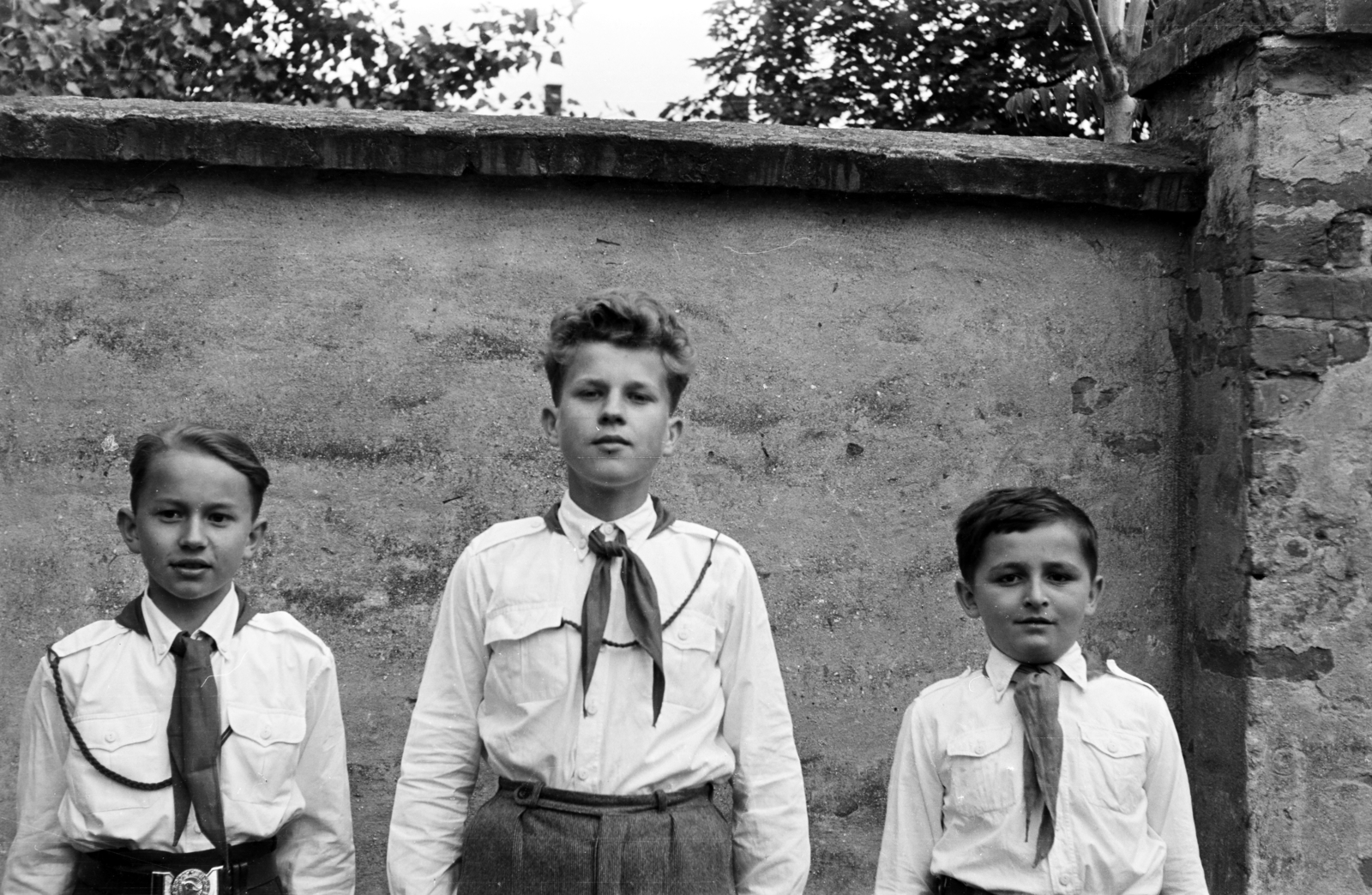 1965, Lipovits Károly, úttörő, hárman, Fortepan #272150