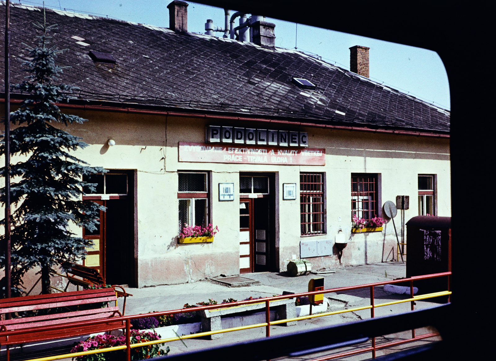 Szlovákia, Podolin, vasútállomás., 1975, Darányi Zsolt, vasútállomás, Fortepan #272336