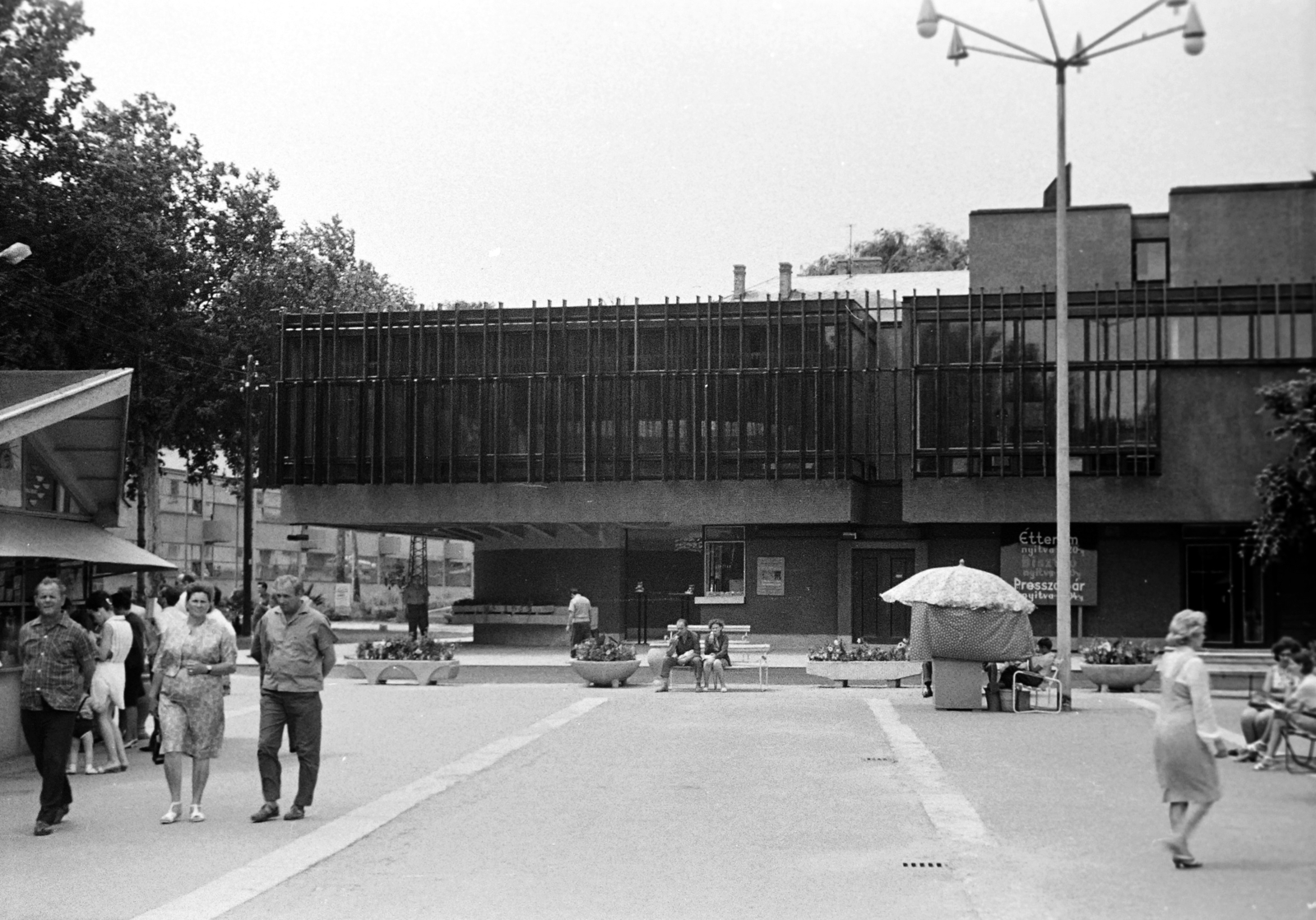 Hungary, Hévíz, Rákóczi utca 17., Rózsakert étterem, eszpresszó, bár., 1966, Gergely János, Fortepan #272424