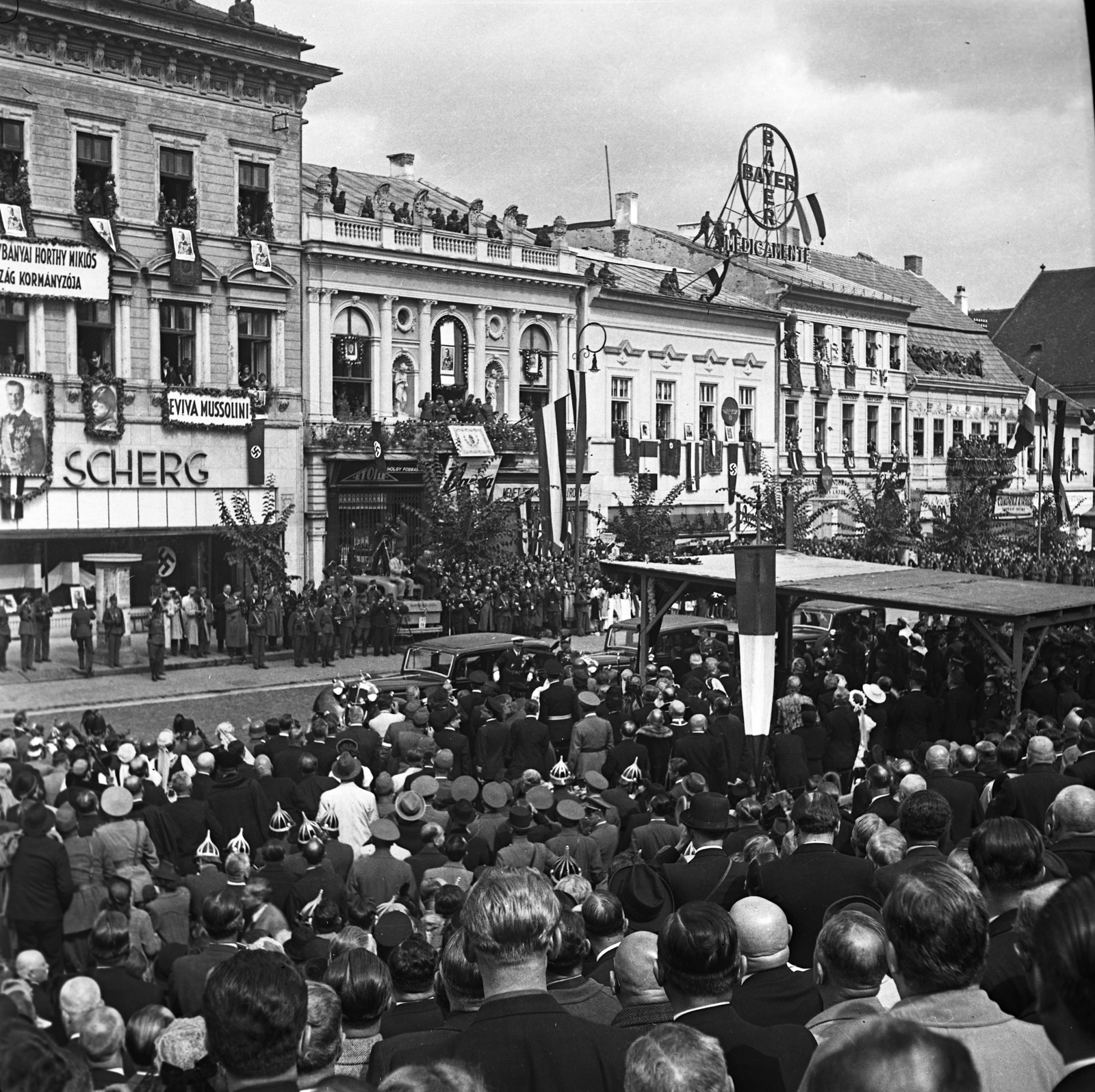 Romania,Transylvania, Cluj-Napoca, Fő tér a magyar csapatok bevonulása idején. A felvétel 1940. szeptember 15-én Horthy Miklós érkezésekor készült., 1940, Hózer Benjamin, Fortepan #272489