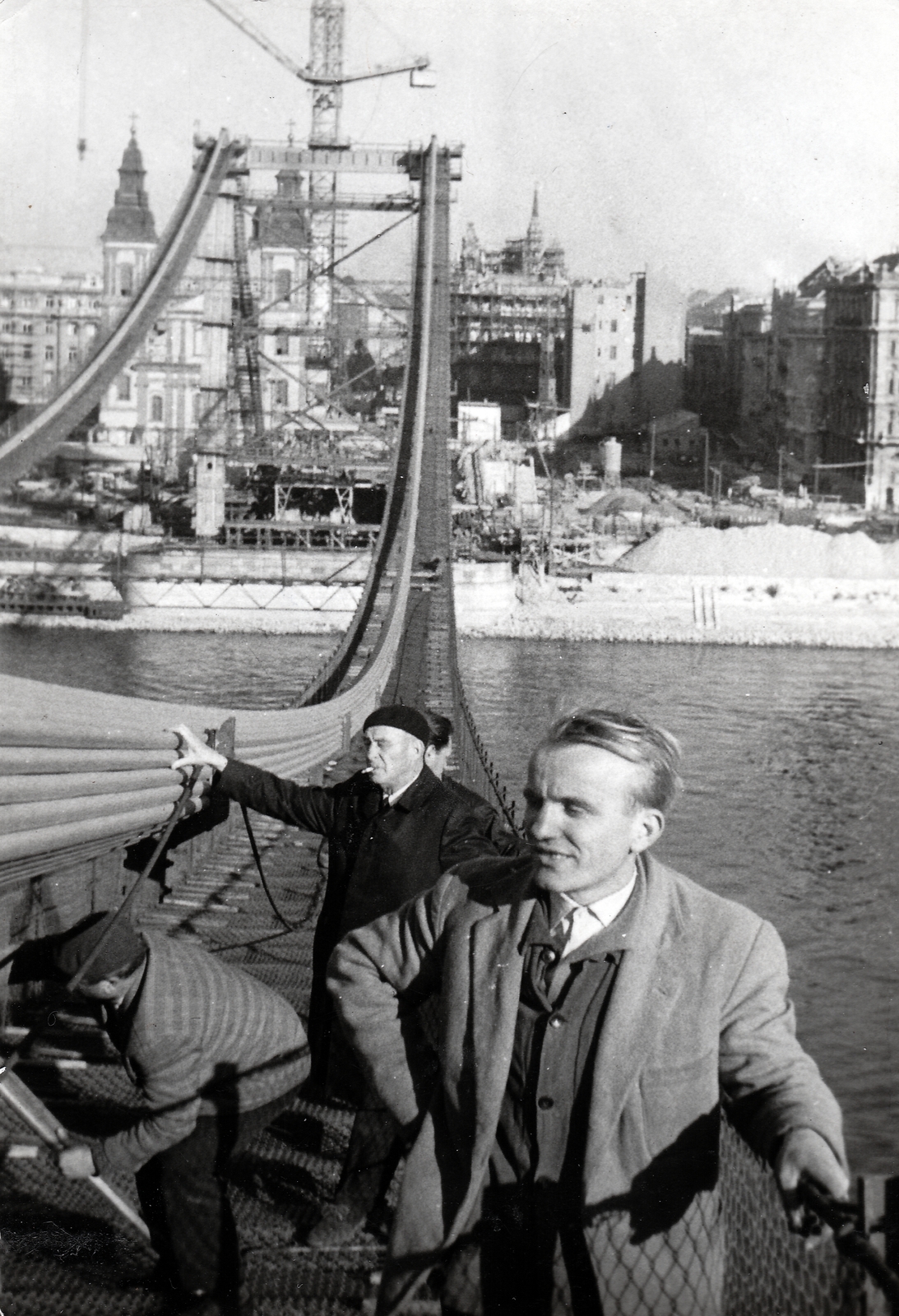 Hungary, Budapest I.,Budapest V., az Erzsébet híd építése, a déli szerelőszőnyeg a pesti hídfő felé nézve., 1963, Hózer Benjamin, bridge building, Danube, Budapest, Fortepan #272512