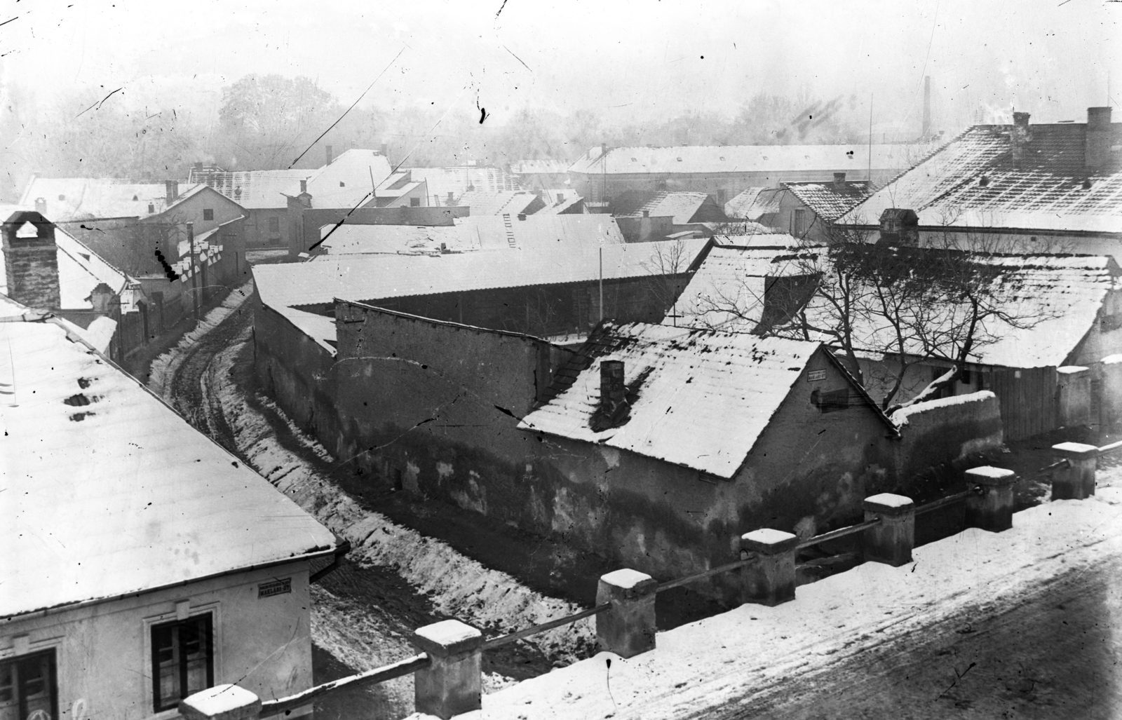 Magyarország, Eger, Maklári út, lent a házak között a Mély utca vezet a Kertész utca kanyarodik., 1928, Szurcsik Ágnes, patakmeder, Fortepan #272820