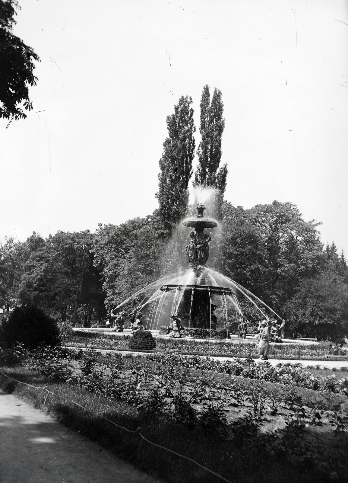 Ausztria, Graz, Stadtpark, Ferenc József-szökőkút (Jean-Baptiste-Jules Klagmann, 1873.)., 1932, Fortepan/Album085, Fortepan #272844