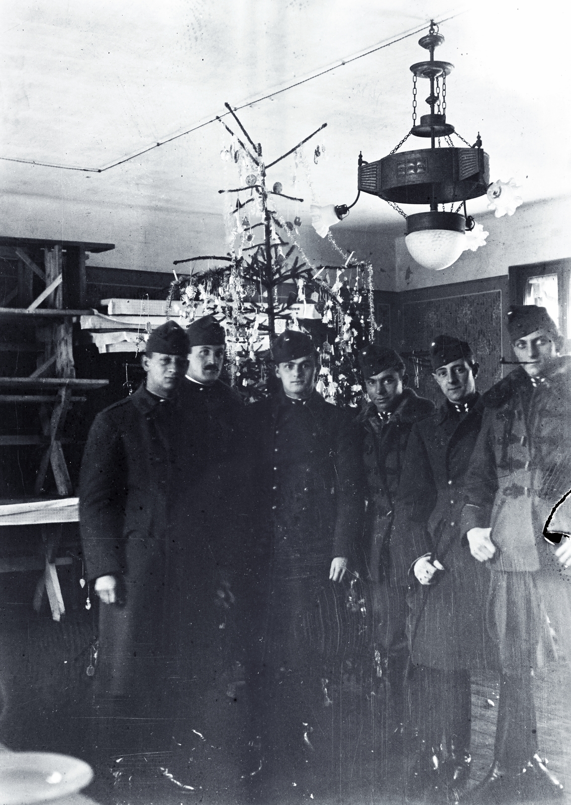 1917, Fortepan/Album085, soldier, uniform, tableau, Christmas, chandelier, light, christmas tree, interior, Fortepan #272856