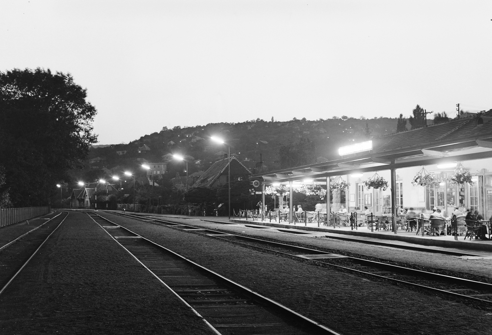 Hungary, Balatonalmádi, vasútállomás., 1960, UVATERV, hospitality, railway, night, train station, Fortepan #2729