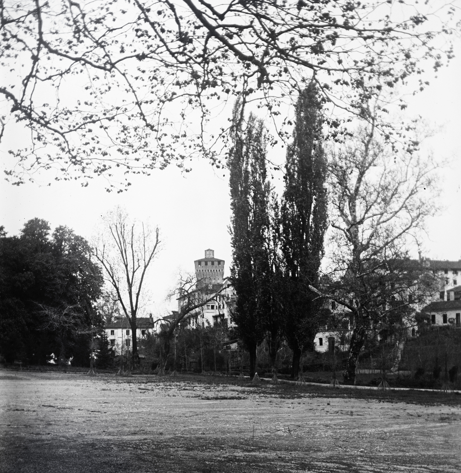 Italy, Vicenza, Giardini Salvi, középen a Porta Castello tornya., 1908, Flanek-Falvay-Kováts, tower, Fortepan #272910