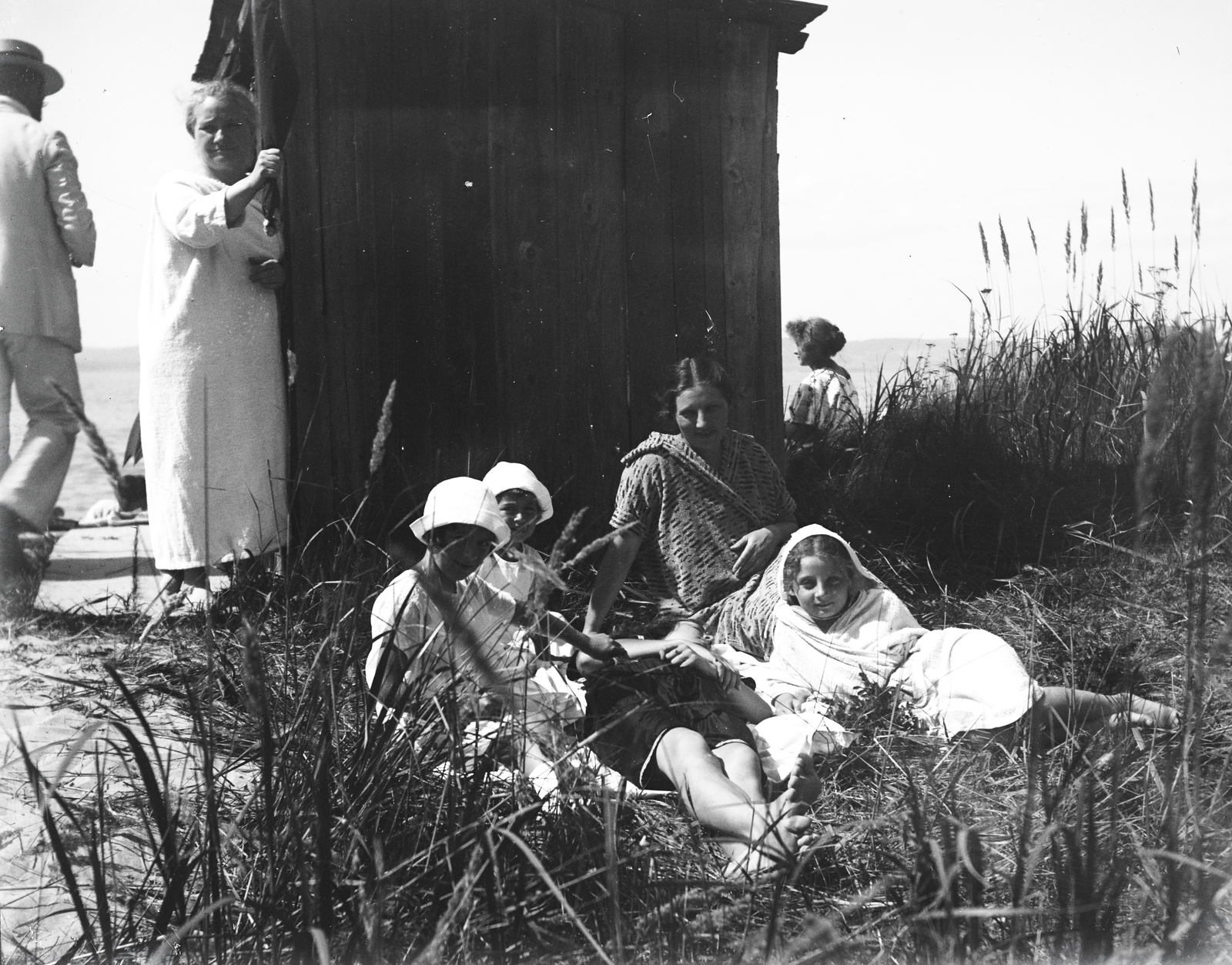 1915, Flanek-Falvay-Kováts, lying on the back, shore, beach, bathrobe, Fortepan #272930