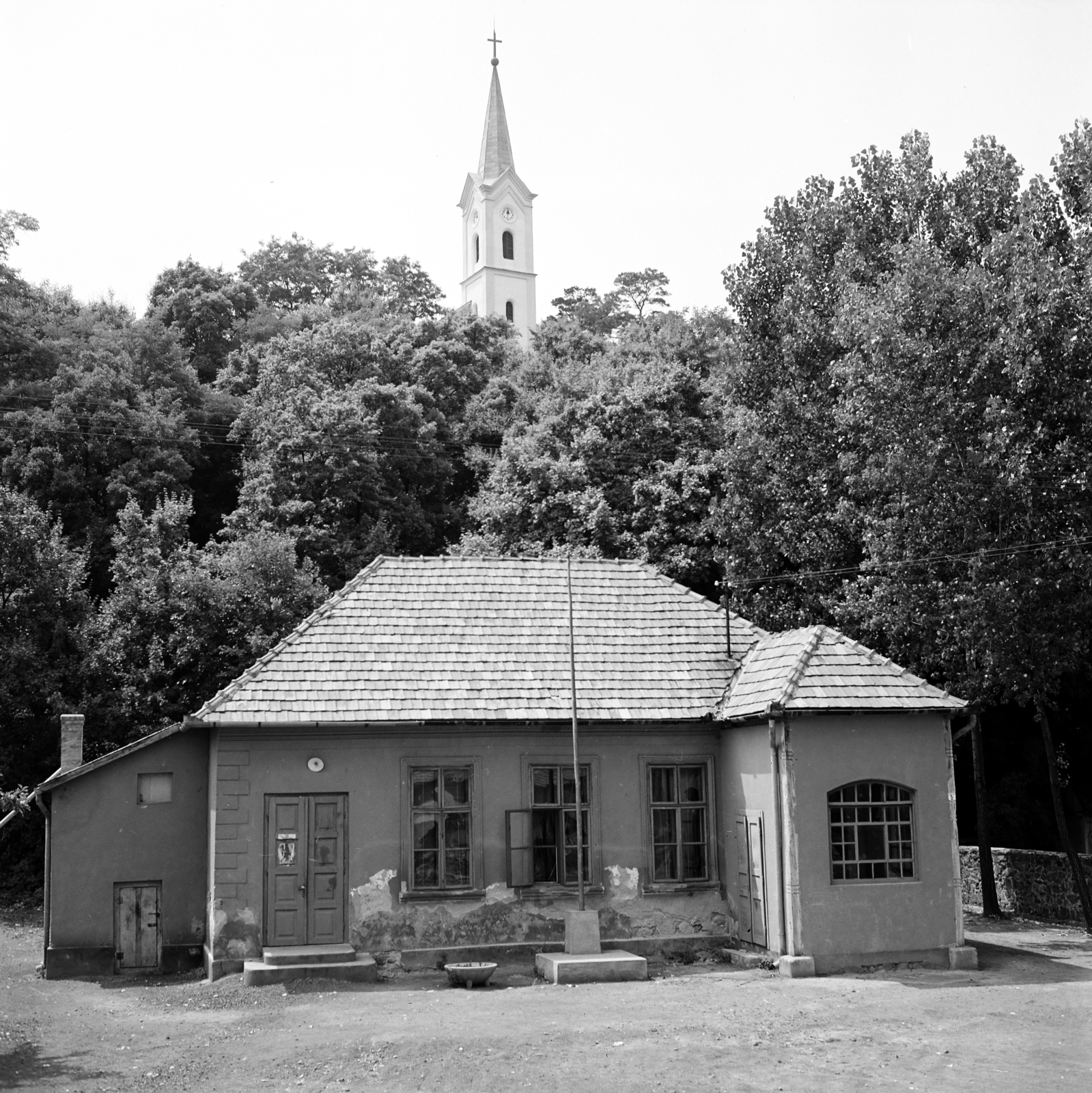 Magyarország, Sámsonháza, fent az evangélikus templom tornya látszik., 1971, Schermann Ákos, Schermann Ákos, Fortepan #273059