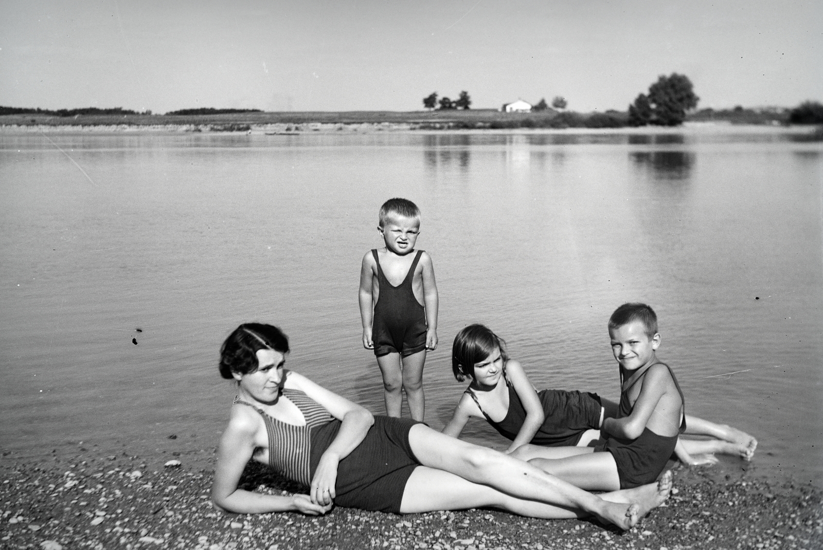 1932, Ladinek Viktor, shore, bathing suit, kids, Fortepan #273137