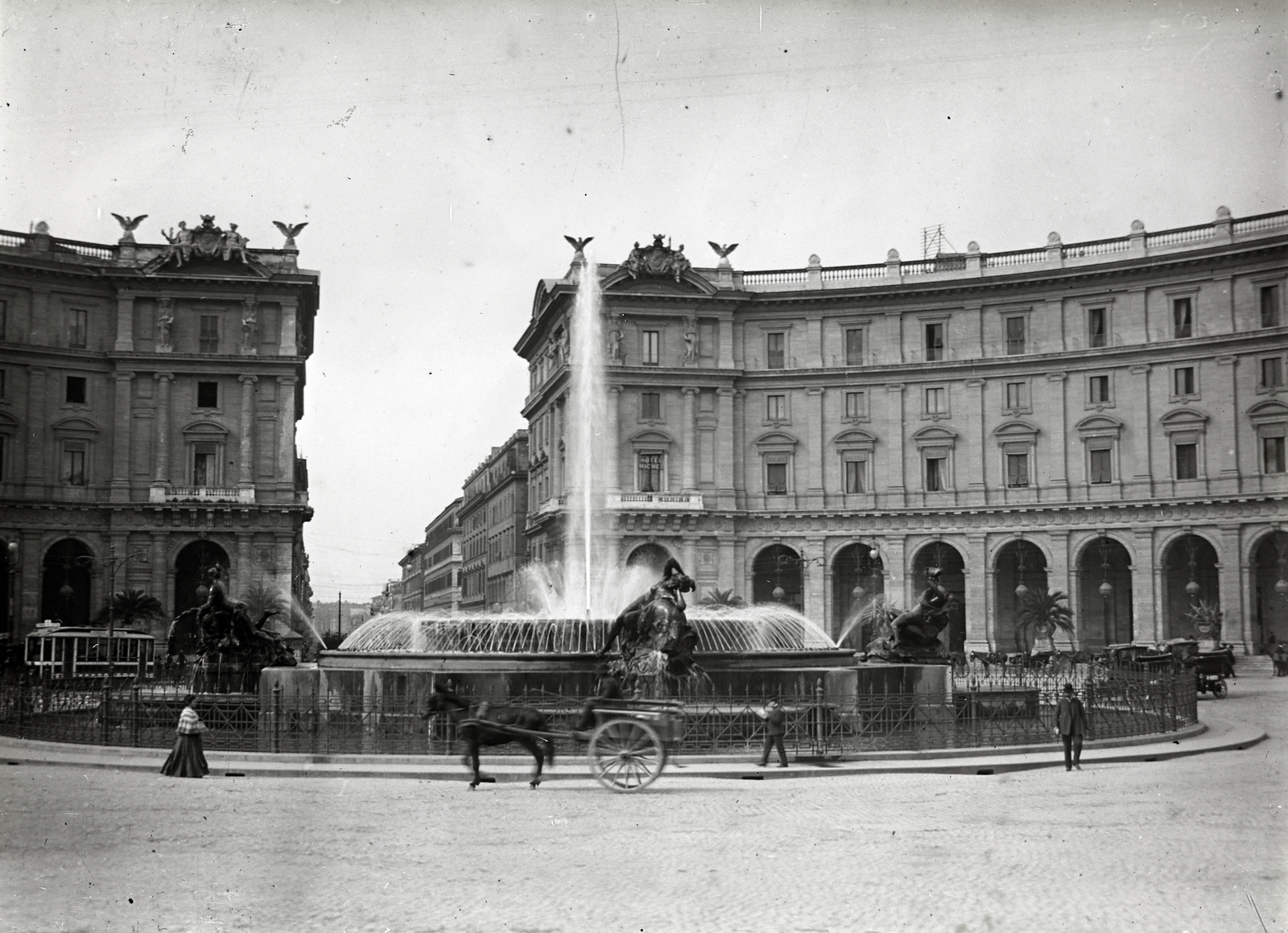 Olaszország, Róma, Piazza della Repubblica, Fontana delle Naiadi., 1909, Vargha Zsuzsa, szökőkút, Fortepan #273559