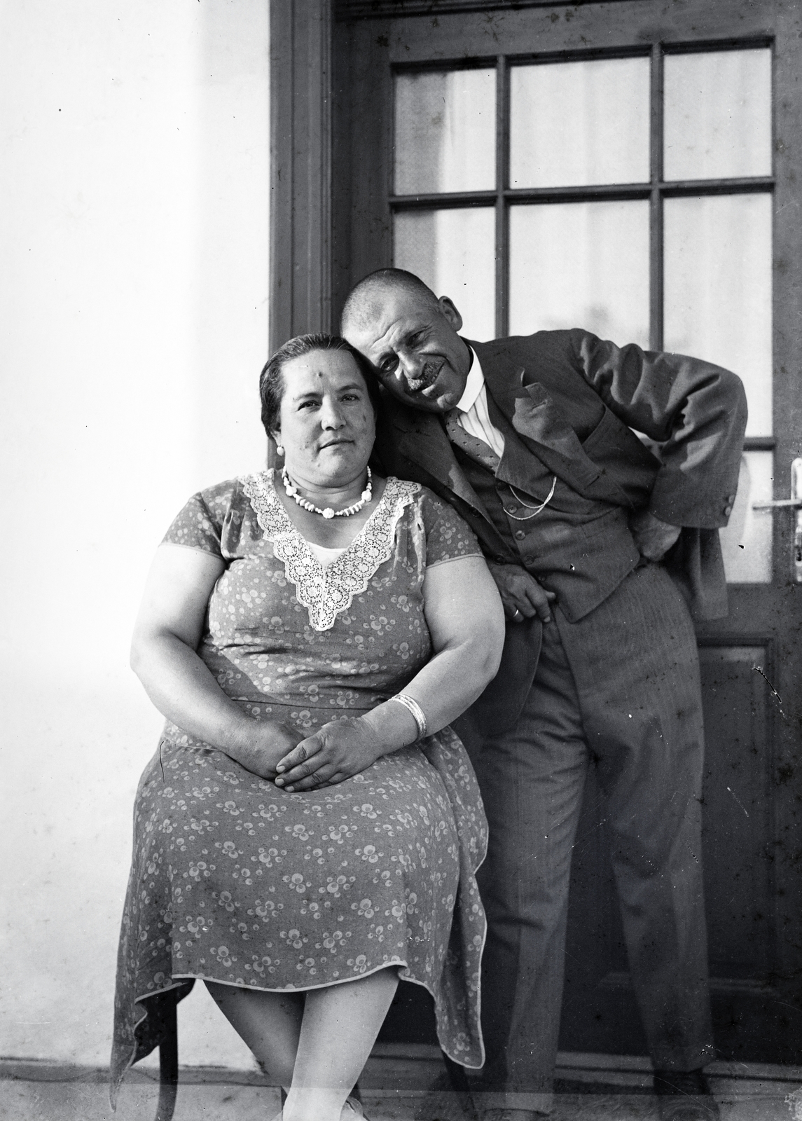 Hungary, Budapest XVIII., a felvétel a Németh József (Bánffy Dezső) utca 29. számú ház előtt készült., 1934, Tamássy Andrea, Best of, Budapest, Fortepan #273669