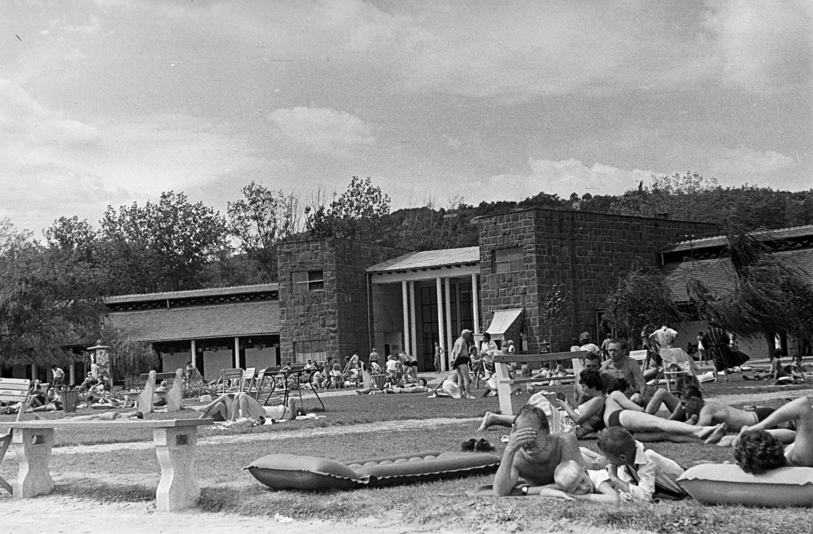 Hungary, Balatonalmádi, Wesselényi strand, háttérben a főbejárat., 1963, Szilvási hagyaték, Fortepan #273754