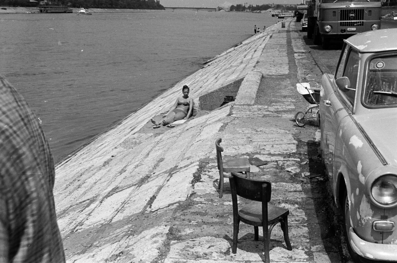 Hungary, Budapest XIII., pesti alsó rakpart az Újpesti rakpart alatt, balra a Margit-sziget, távolban az Árpád híd., 1971, Szilvási hagyaték, Budapest, Fortepan #273758