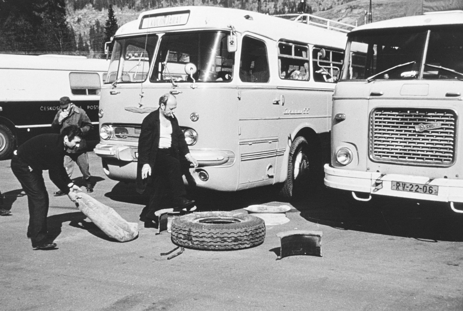 1968, Szilvási hagyaték, number plate, flat tyre, bus, Fortepan #273803