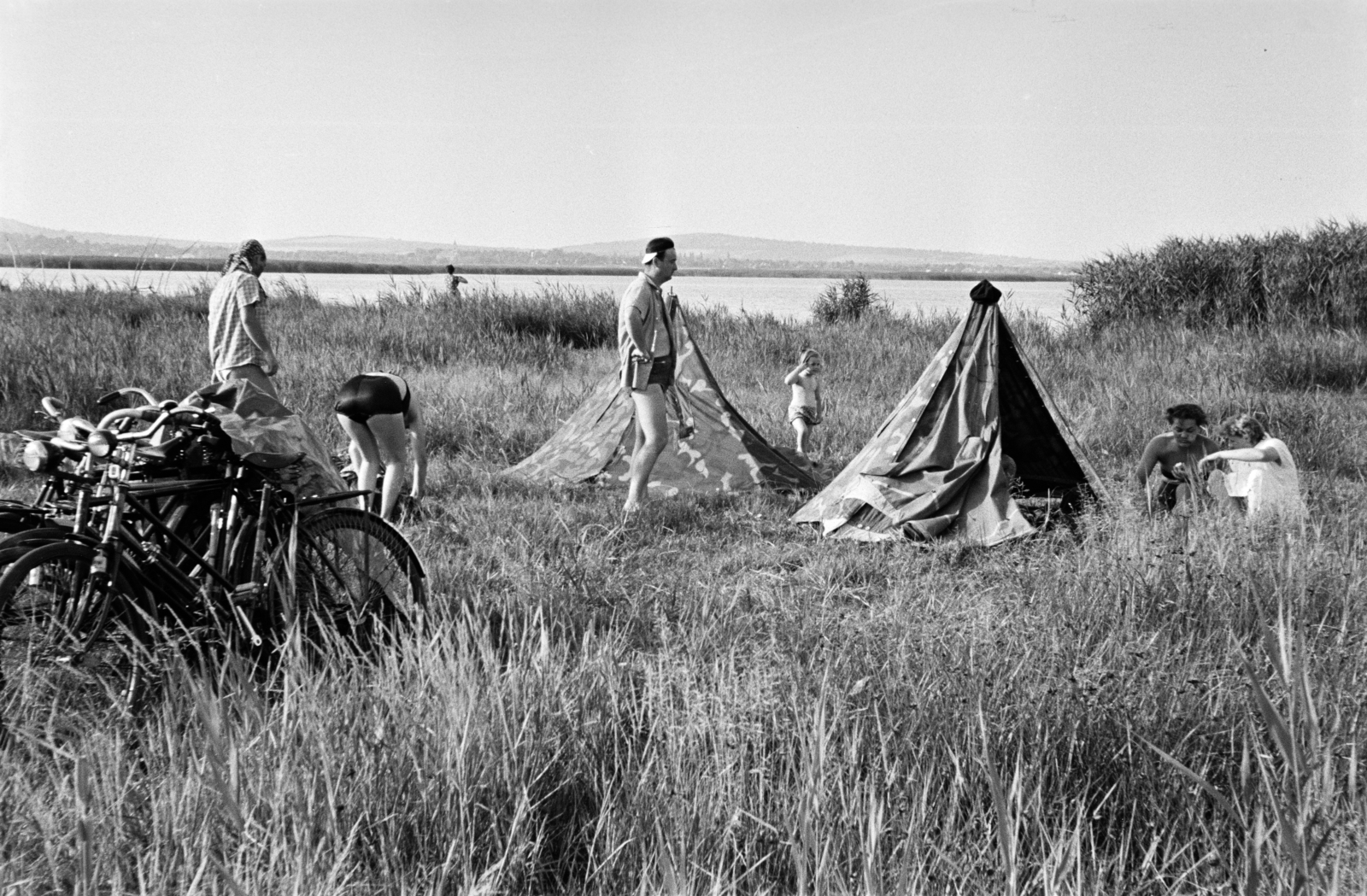 Hungary,Lake Velence, Venice, 1961, Szilvási hagyaték, camouflage pattern, ground cloth, bicycle, camp, tent, Fortepan #273868