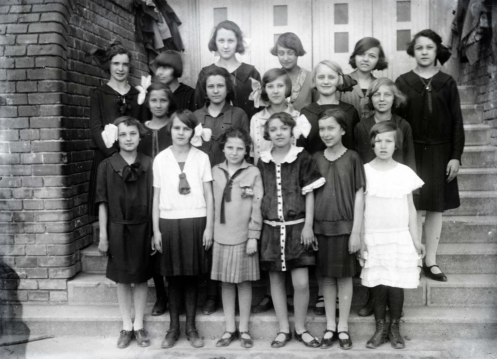 1924, Bachler család, csoportkép, gyerekek, lépcső, ünneplő ruha, Fortepan #273906