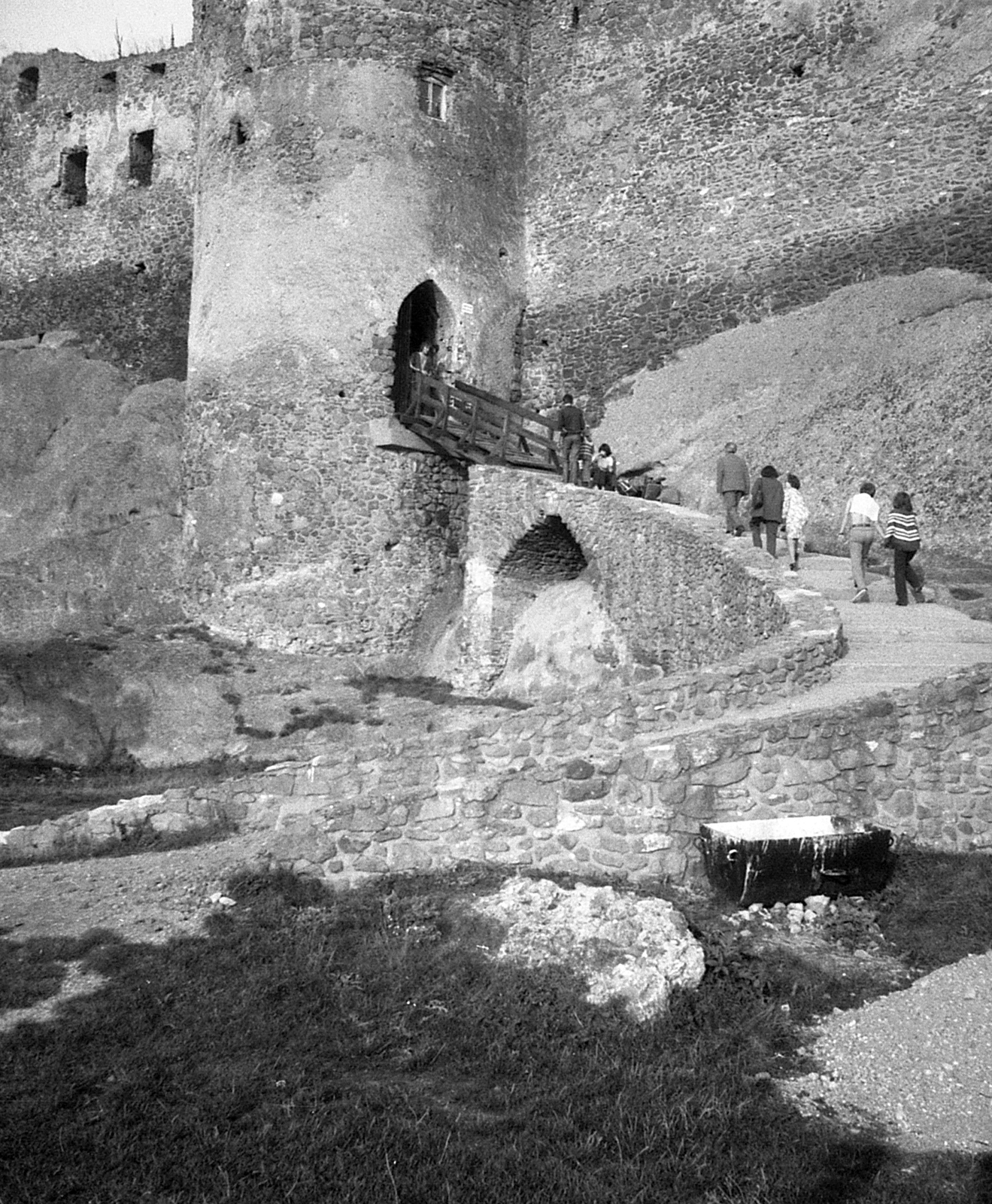 Hungary, Boldogkőváralja, Boldogkő vára., 1976, Mészöly Leonóra, castle ruins, entrance, Fortepan #27398