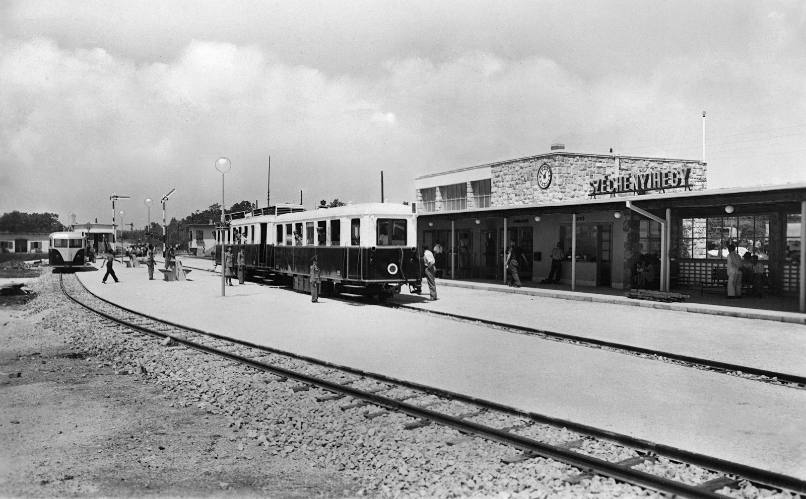 Hungary, untitled, Budapest XII., a Gyermekvasút (Úttörővasút) végállomása., 1953, Erky-Nagy Tibor, Budapest, narrow-gauge railway, terminus, Children's railway, Fortepan #273985