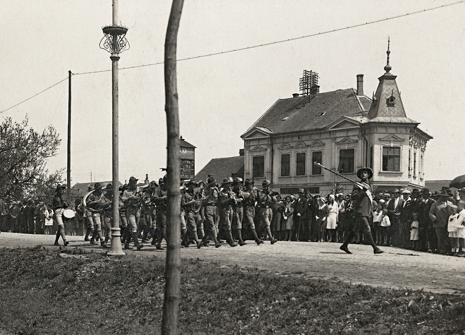 Magyarország, Dombóvár, Hunyadi tér, szemben a Jókai utca sarkán a Rothermel-ház., 1938, Erky-Nagy Tibor, Fortepan #273991