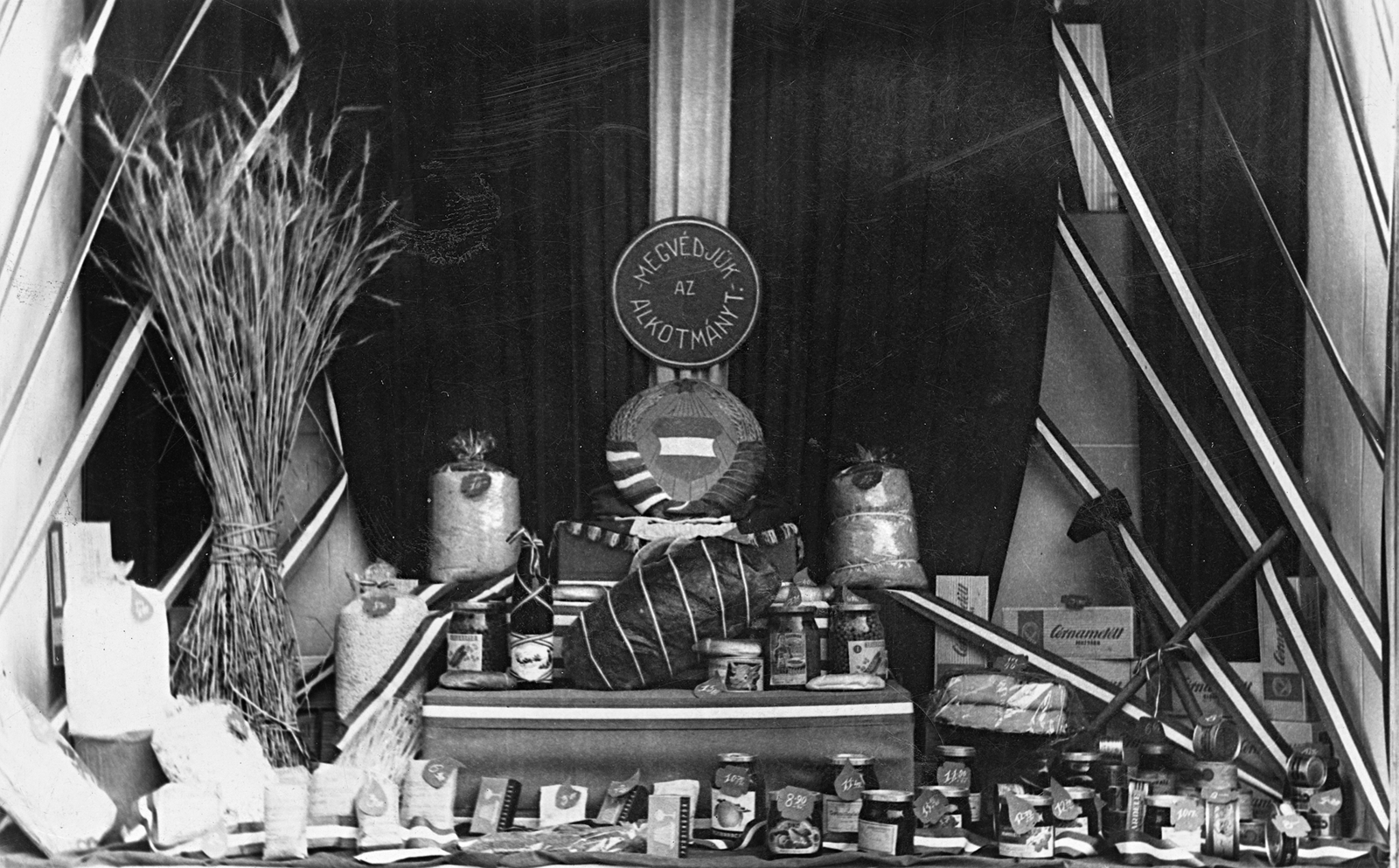 1957, Erky-Nagy Tibor, Show window, sash, national emblem, crest, grocery store, Fortepan #273994