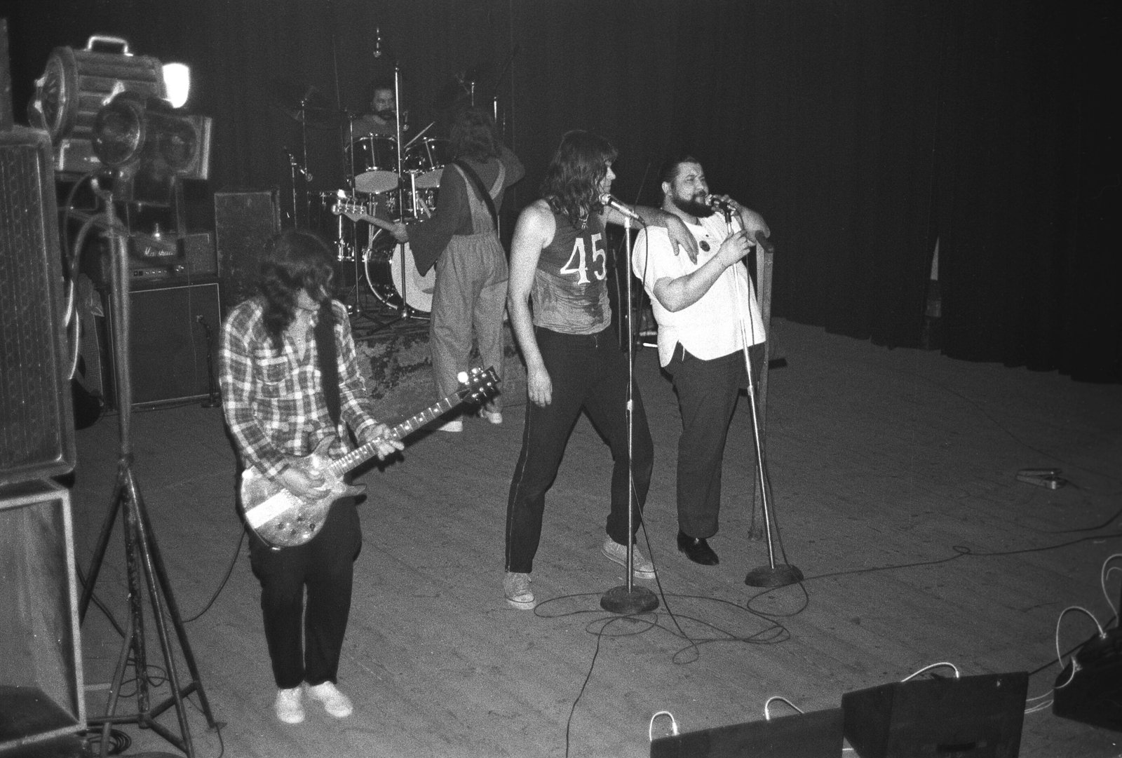 Hungary, a Hobo Blues Band koncertje, a mikrofonnál Földes László 'Hobo', balra Szénich János, jobbra Deák 'Bill' Gyula., 1980, Erky-Nagy Tibor, automobile, car race, Fortepan #274018