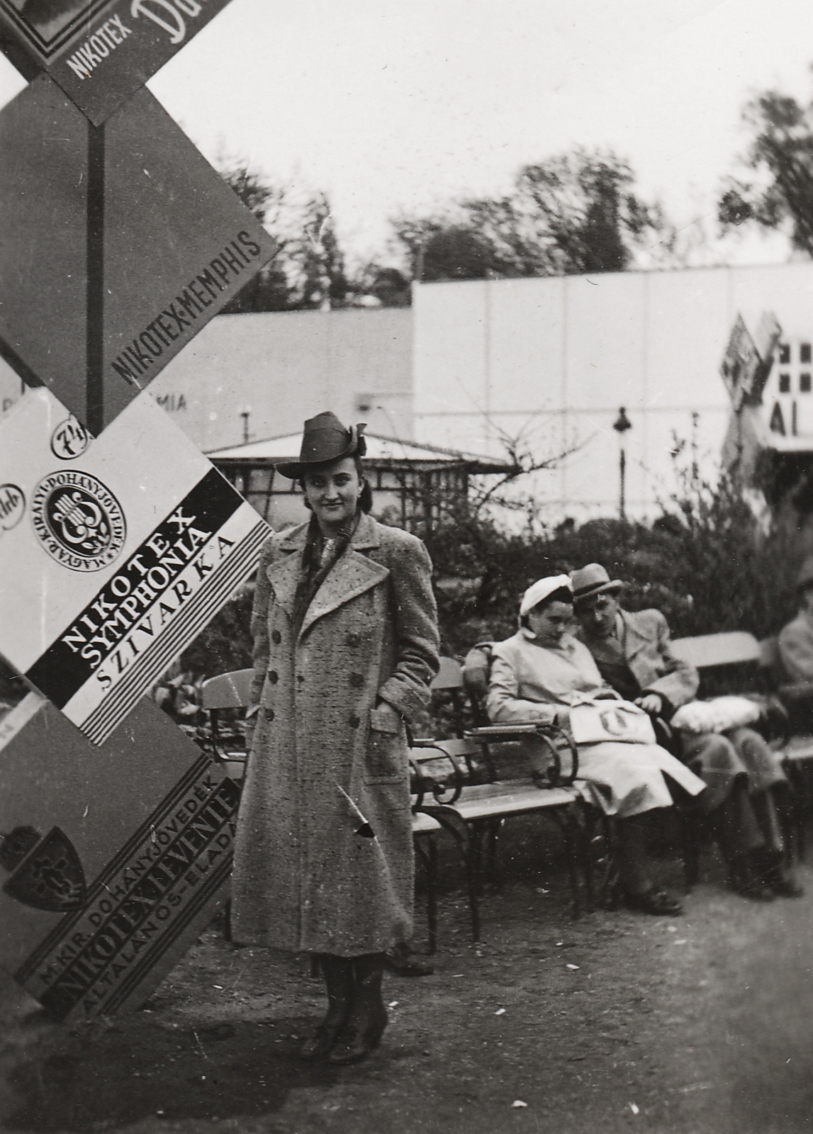 1940, Hózer Benjamin, international fair, Royal Hungarian Tobacco Revenue, cigarette, Fortepan #274503