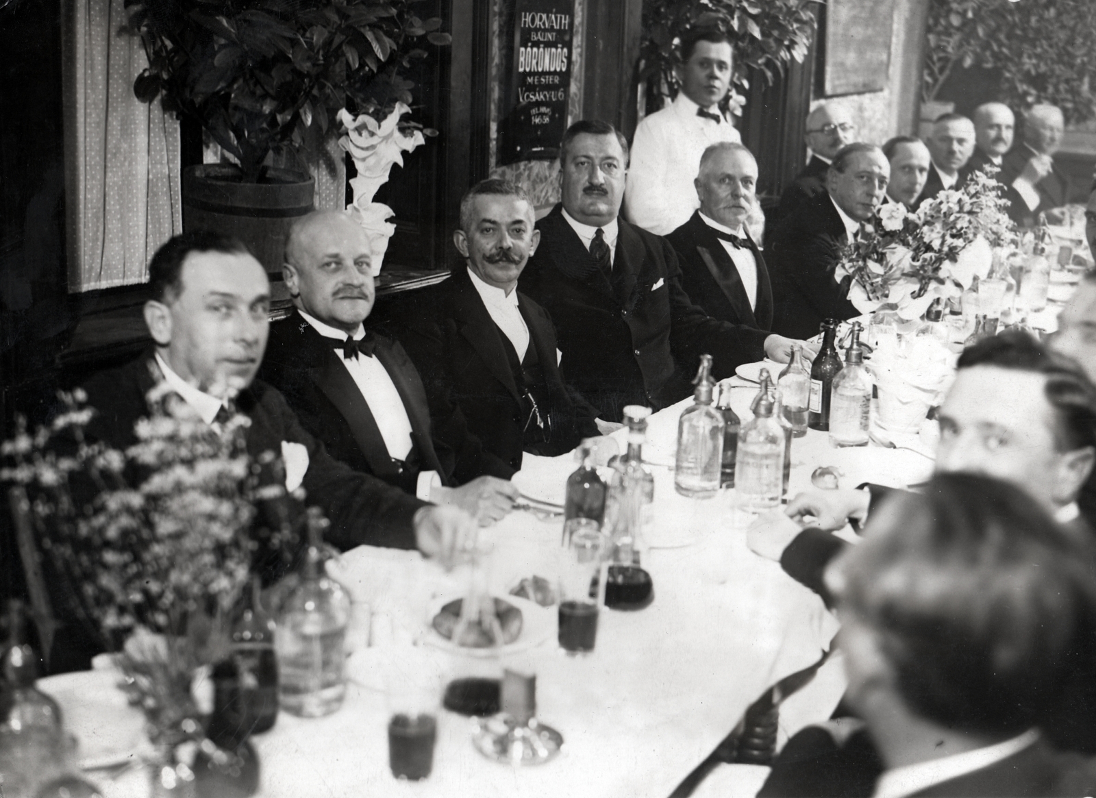 1916, Molnár Gyula, drinking, table, table society, soda water bottle, bow tie, Fortepan #274587