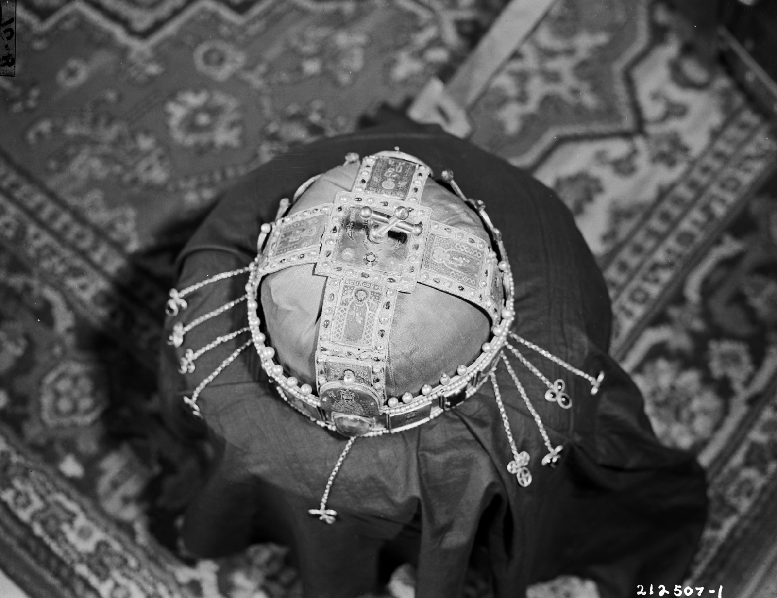 1945, National Archives, korona, szőnyeg, Fortepan #274590