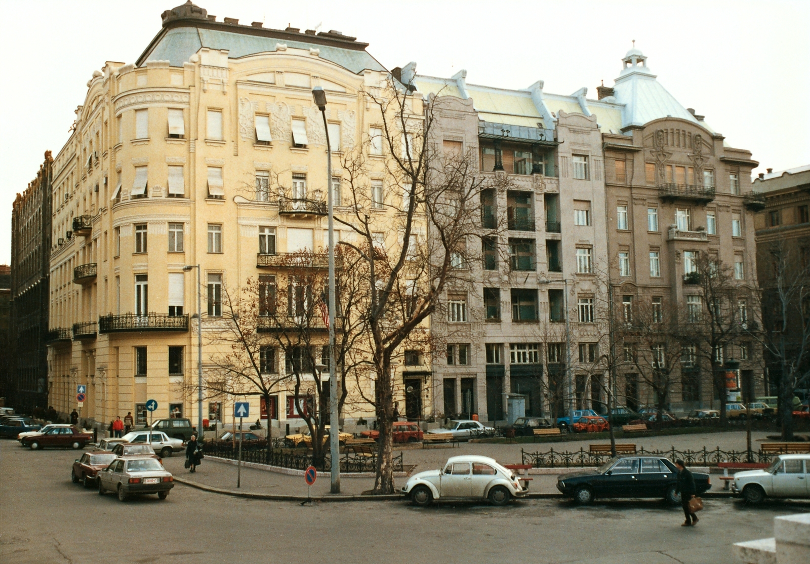 Hungary, Budapest V., Szabadság tér, szemben a 12. számú épület a Perczel Mór utca sarkán, az Amerikai Egyesült Államok nagykövetsége., 1988, National Archives, number plate, Budapest, Fortepan #274600