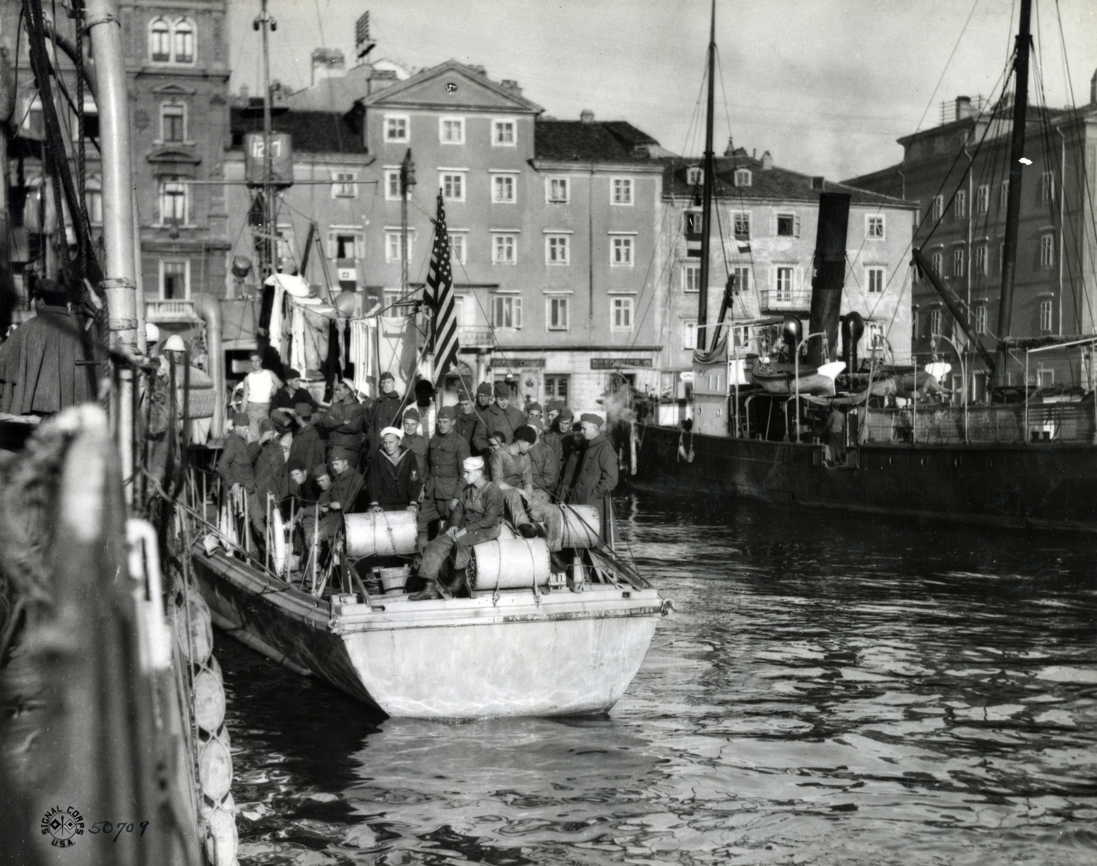 Croatia,Adriatic Sea, Rijeka, amerikai katonák a kikötőben., 1918, National Archives, Fortepan #274614